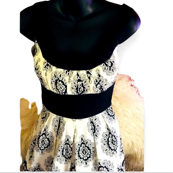 Trixxi dress
